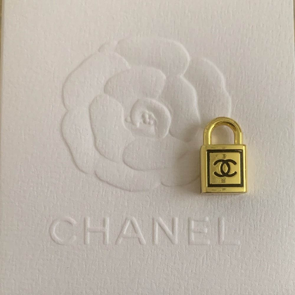 Charms - Picture 3 of 10